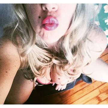 Foto pública de la_mely